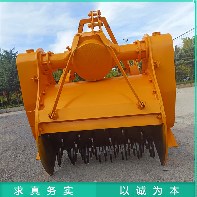 斯太尔后桥树根粉碎机 干湿树墩破碎机 树木头疙瘩切根机