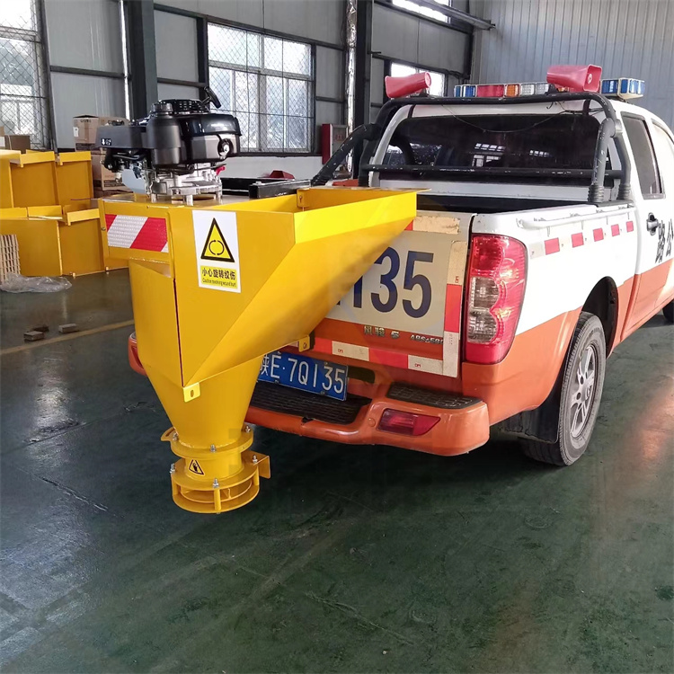 0.3方0.5方融雪剂撒盐机 冬季路面除雪设备 车挂式融雪撒布机