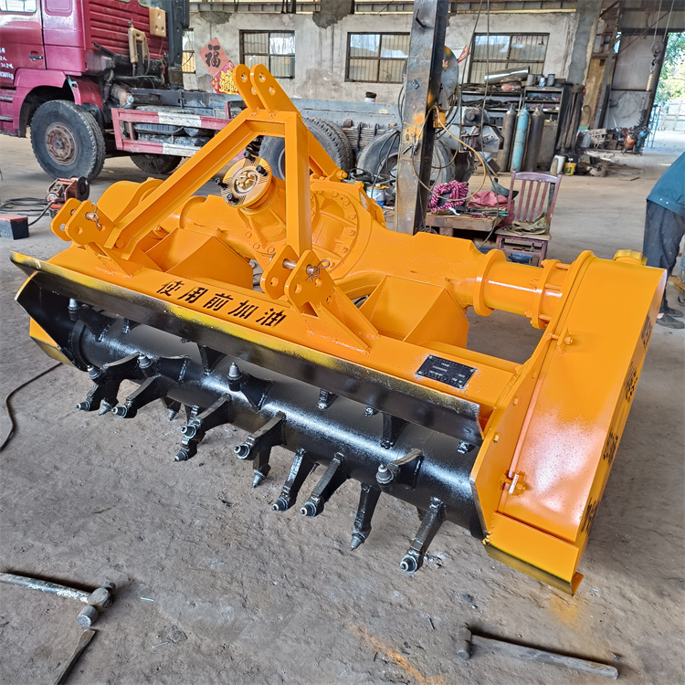 瑞源2米灰土拌和机 加强斯太尔后桥路拌机 混凝土拌灰机