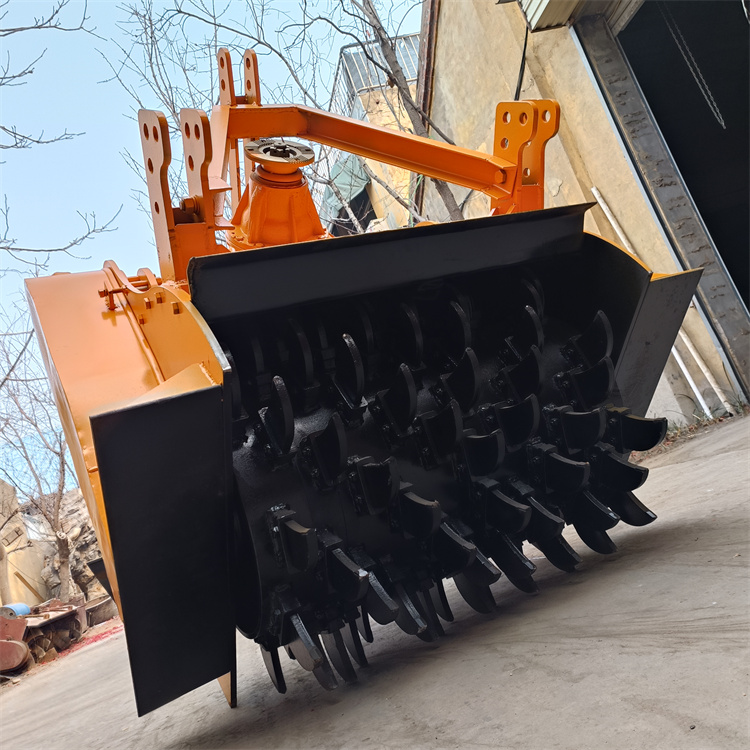 白皮松树根破碎机 树疙瘩打碎还田机 斯太尔后桥树木粉碎机