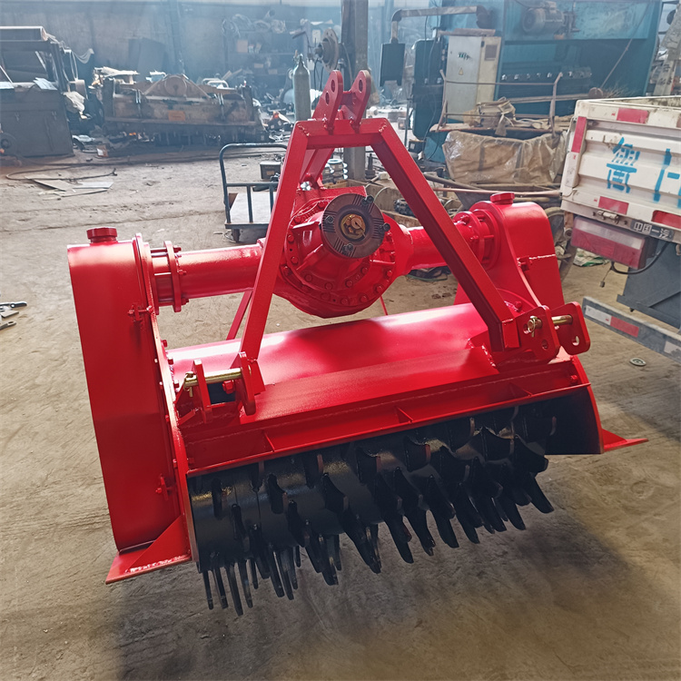 树根粉碎机加工视频 斯太尔后桥树墩破碎机 100型树墩子粉碎还田机