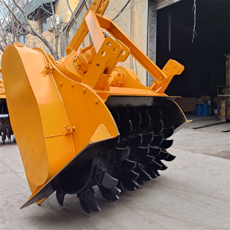 退林还耕树根粉碎机 树疙瘩破碎机 杨树桦树树木树墩打碎机