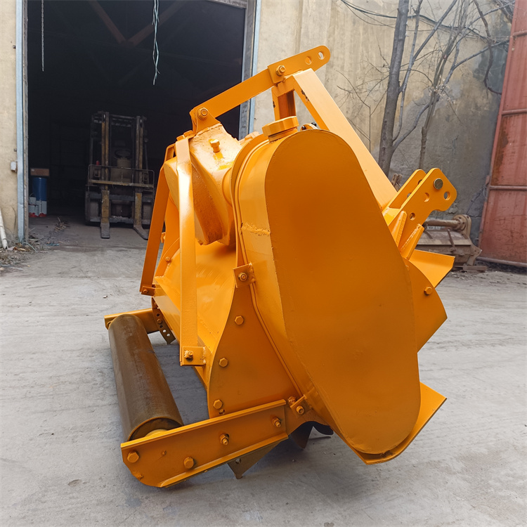 新型花椒树粉碎机 牵引式苹果树苗木破碎机 1.2米树疙瘩打碎机