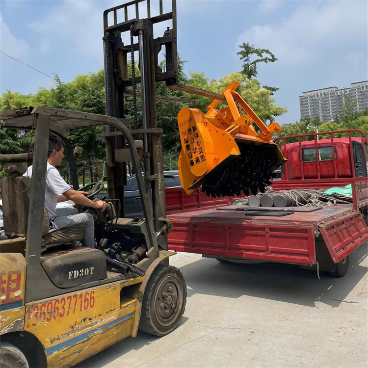 斯太尔后桥树根破碎机 1.2米微爬树疙瘩打碎机 白皮松树木头还田机