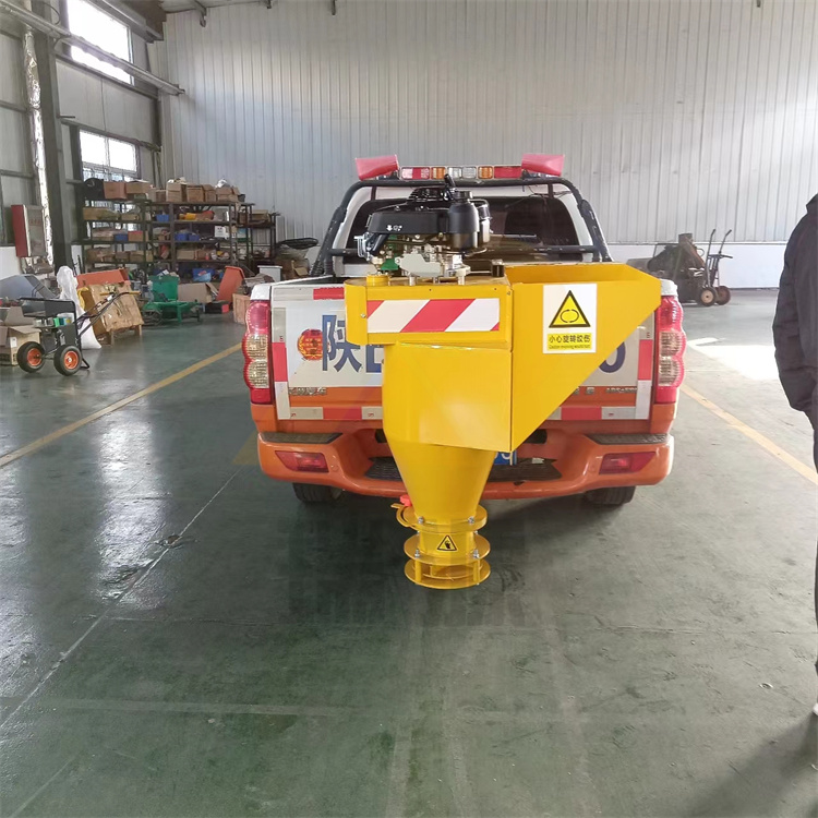 冬季公路 融雪除冰车 城市道路清雪车厂家 车载后挂除雪机