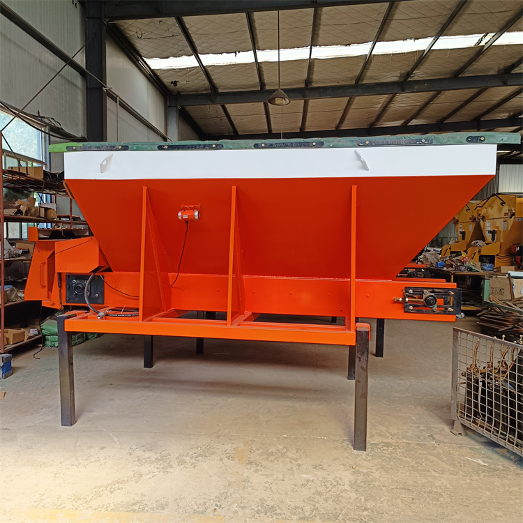 融雪剂撒布车 市政路面工程除雪清雪设备 道路养护用