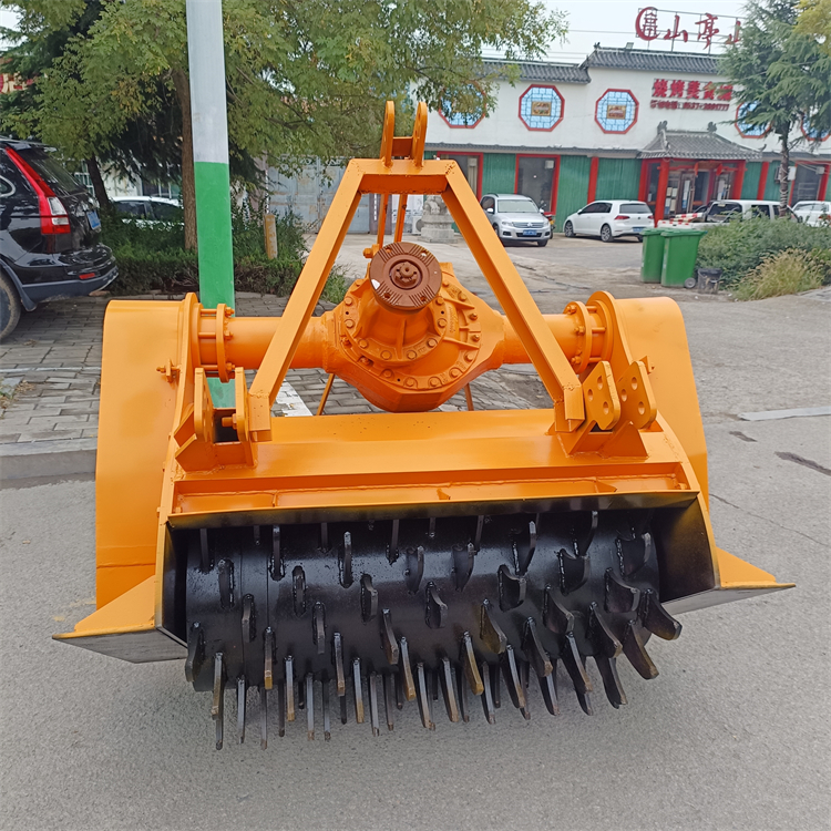 白皮松雪松粉碎机 树墩树根树桩破碎机 树疙瘩撕碎机