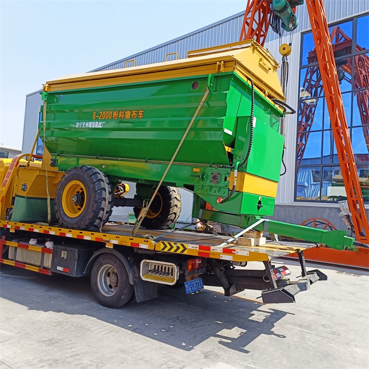 8立方水泥摊铺机 水泥石灰撒布机 工程底盘改装撒灰车