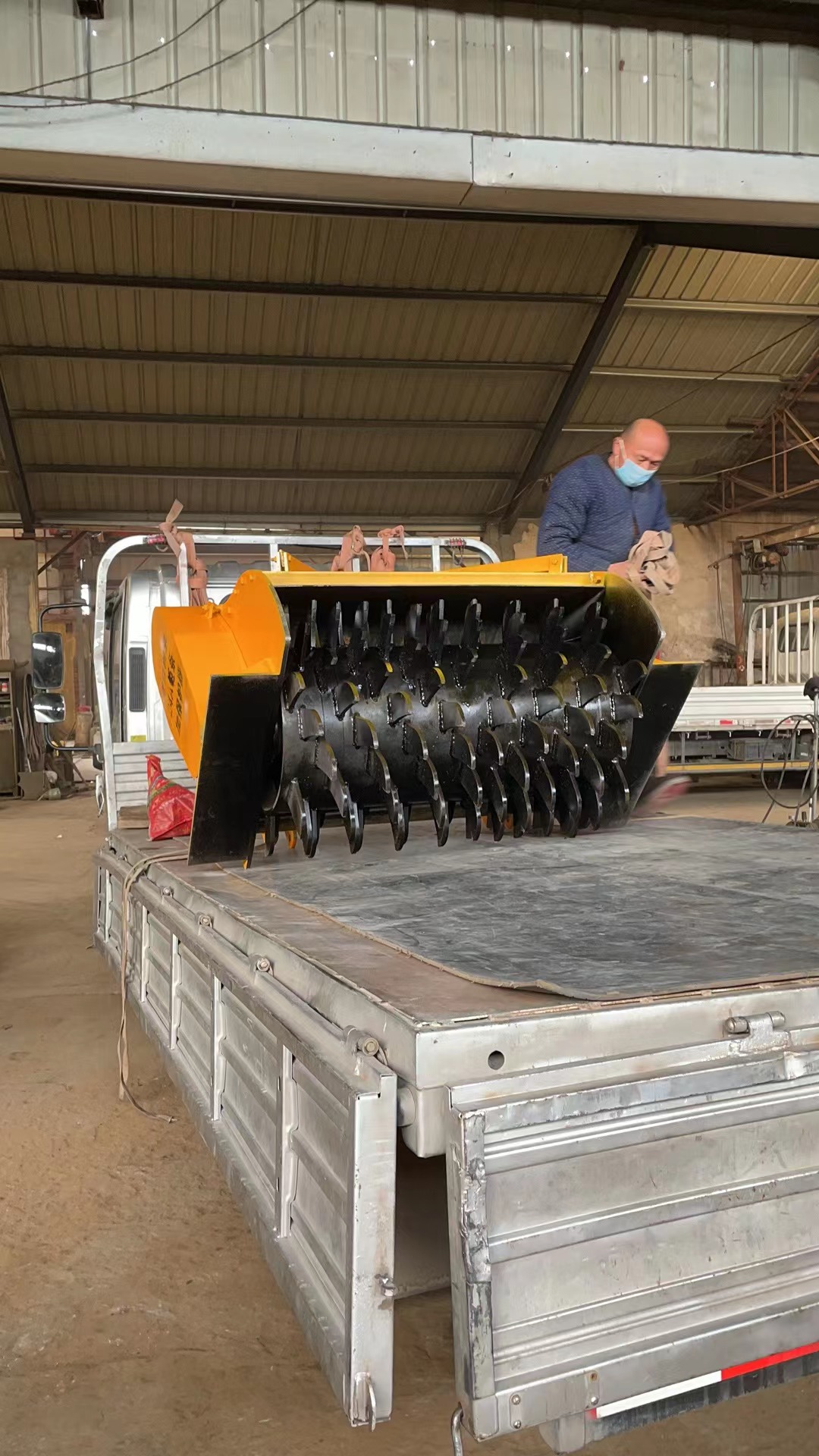 悬挂树桩子粉碎机 宽度1米杨树墩打碎机 退林还耕30公分树根粉树机