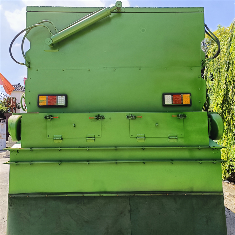 封闭式水泥灰料撒灰车 消解灰工程水泥撒布车 操作便携式摊铺车