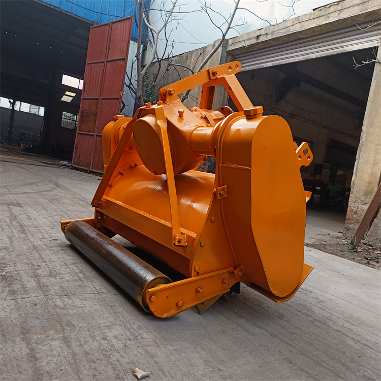 牵引式树枝树根打碎机 1米退林还耕树木打烂机 粉树机