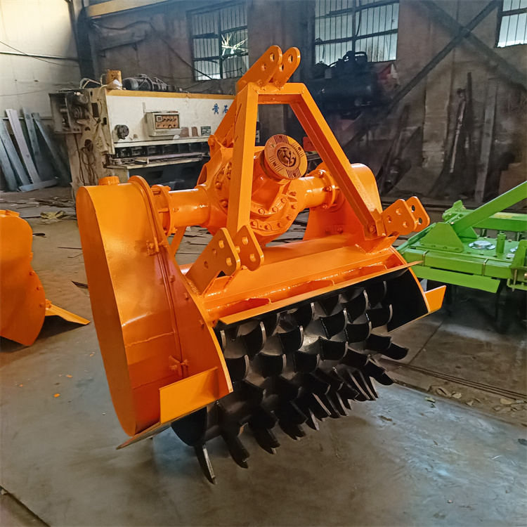 斯太尔后桥牵引式树疙瘩打碎机 退林还耕粉碎效果好 核桃树粉树机