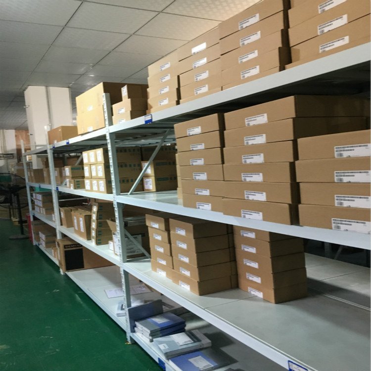 西门子PLC 200CN 大量现货 专业靠谱 6ES72141BD230xB8