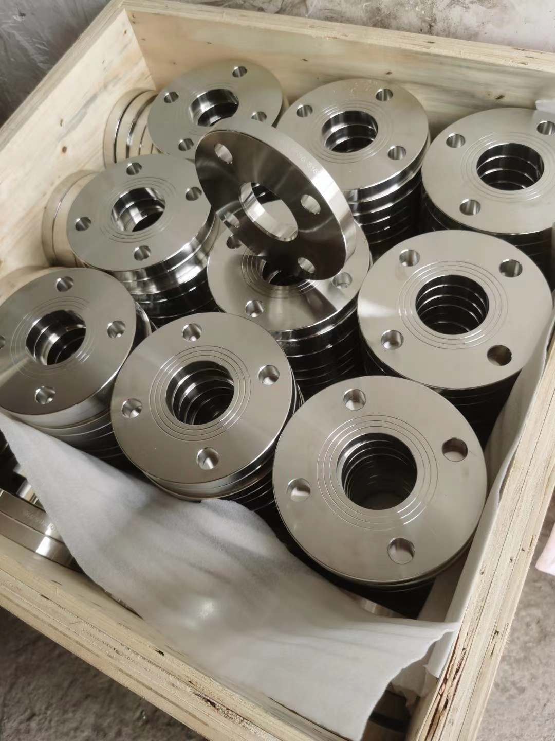 五岳出品 304/316L 对焊不锈钢法兰 不锈钢管件 规格齐全 可全国配送