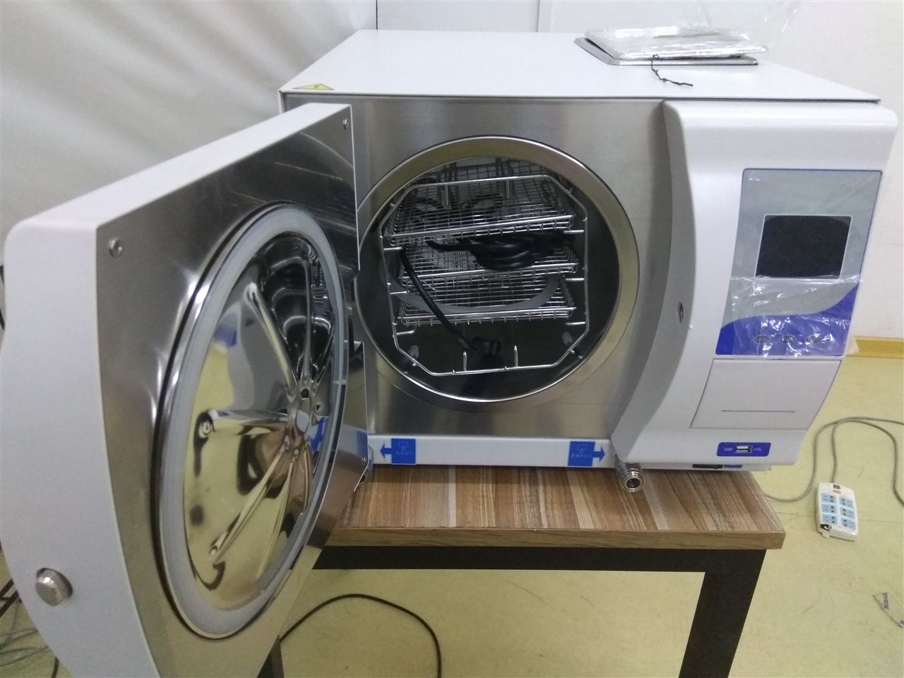 二手博科BKQ-Z75I灭菌锅灭菌温度105°C至135°C压力范围0.3 MPa