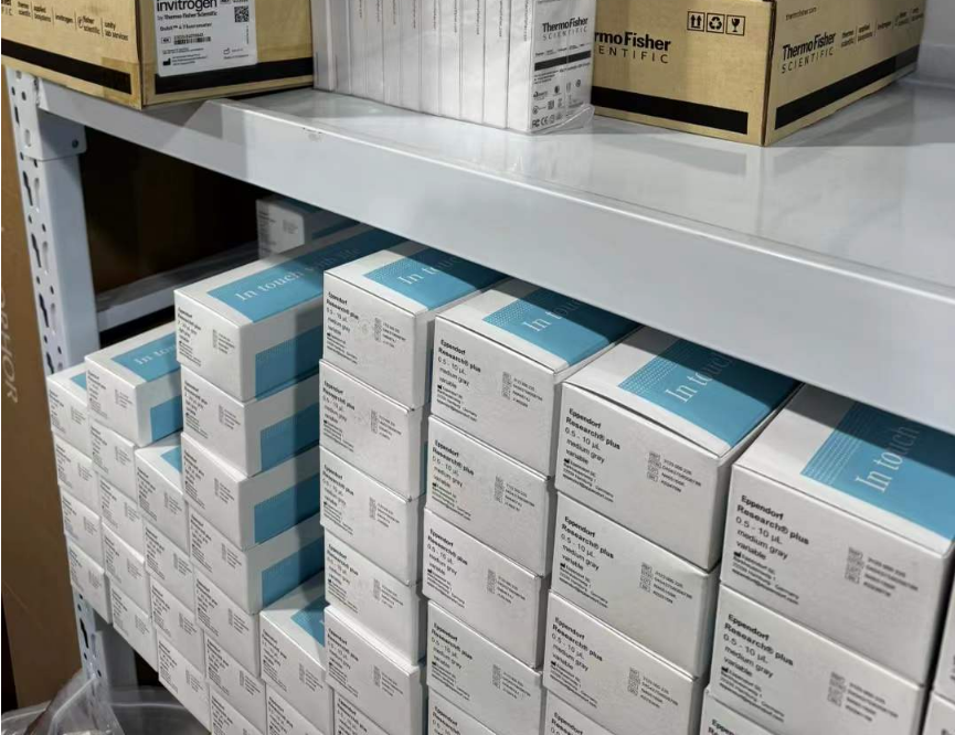 艾本德0.5 – 10 µL移液器中灰色可调量程设计便于拆卸和清洁维修