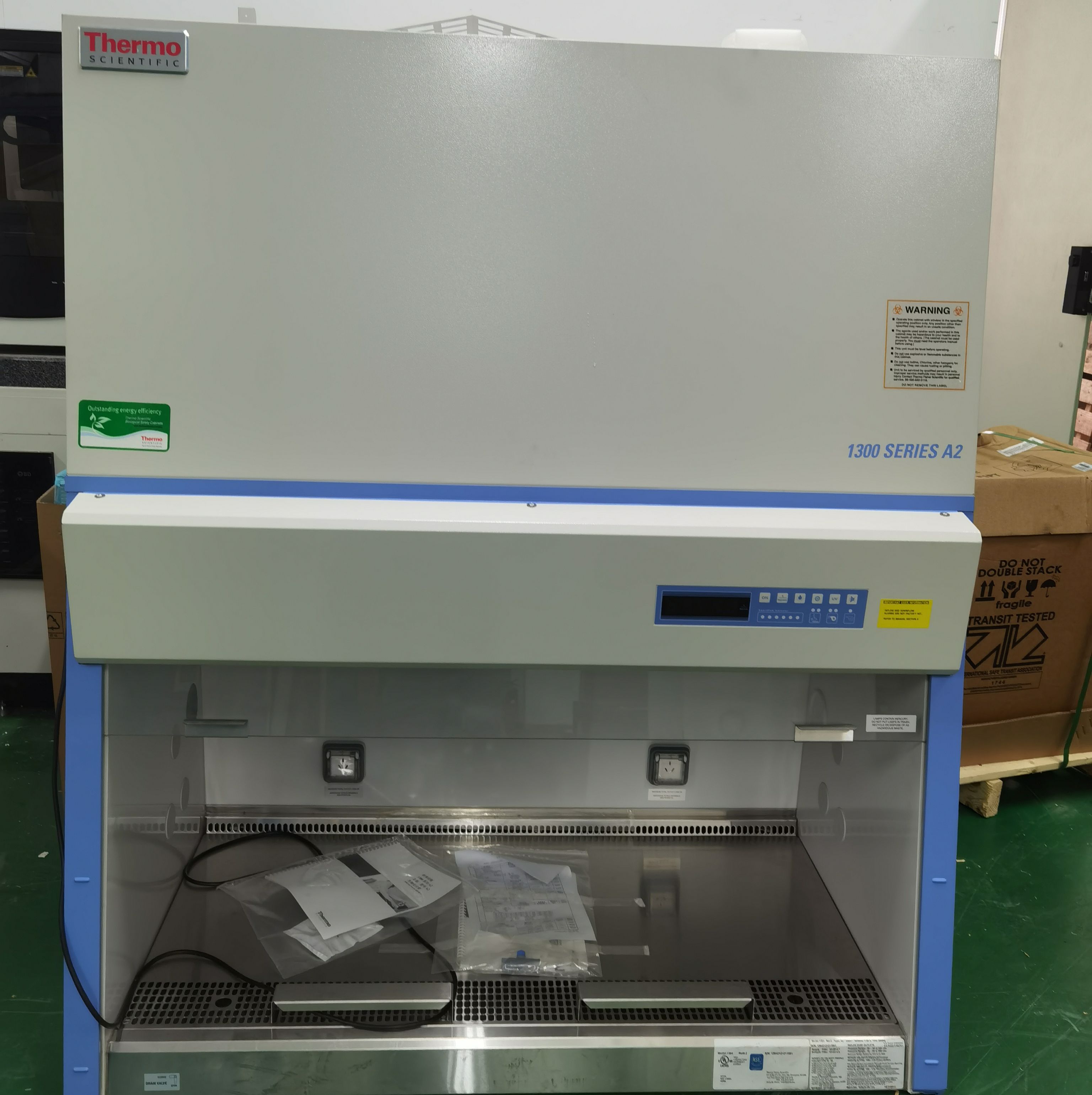 赛默飞1584-AC生物安全柜易于清洁和防腐蚀配备智能触控界面