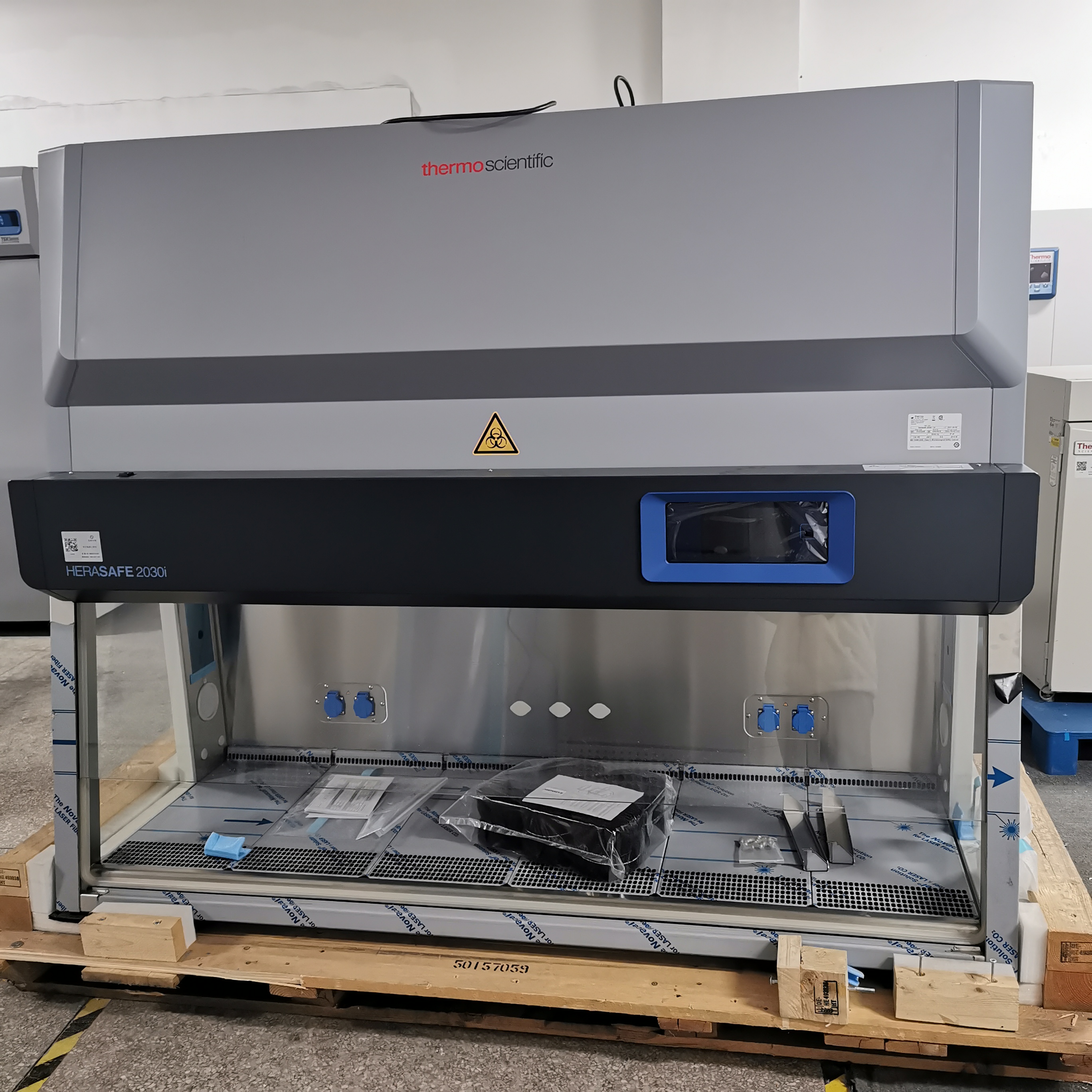 Thermo Fisher Scientific美国进口赛默飞1584-AC生物安全柜低能耗