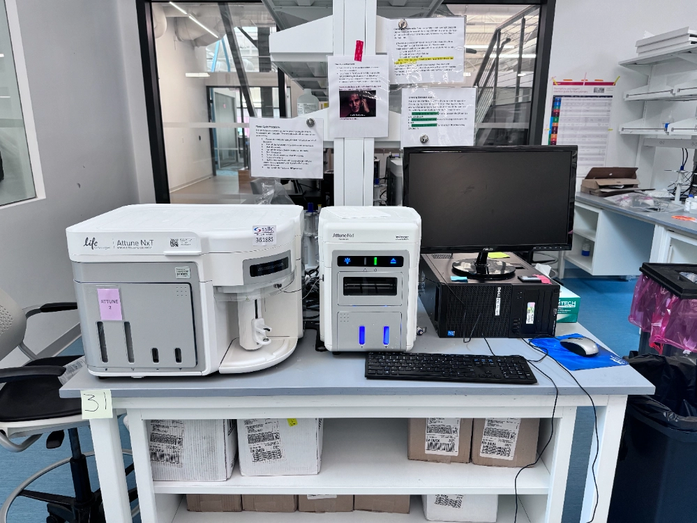 赛默飞 Invitrogen Attune™ NxT 自动化系统堆栈流式细胞仪工作站