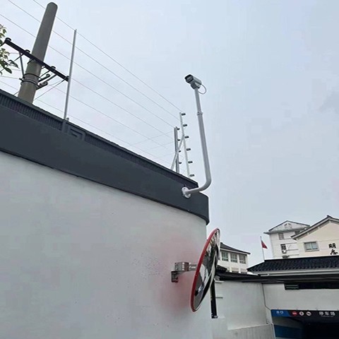 三安古德6线高温围栏 | 70℃持续运行 | 沙漠油田安防 | 散热鳍片设计+防沙尘涂层